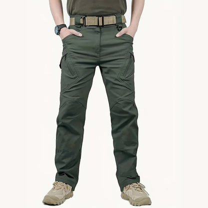 Men's tactical cargo pants with articulated knees