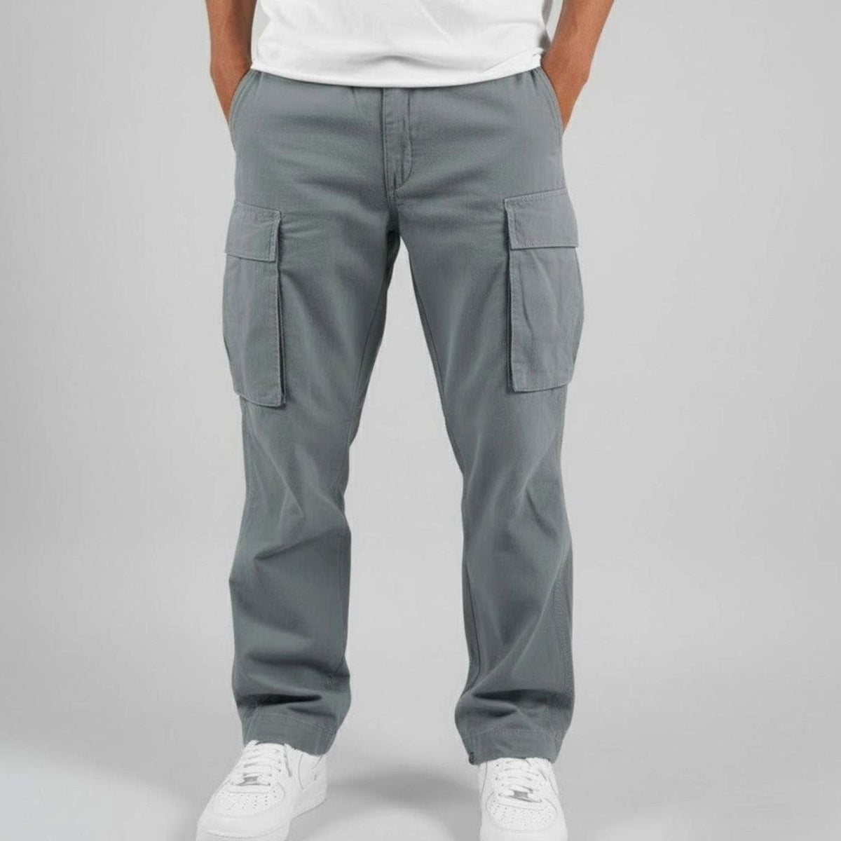Men's relaxed cargo pants with large thigh pockets - gray