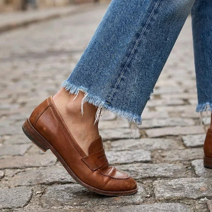 Women's cropped straight leg jeans, casual retro style