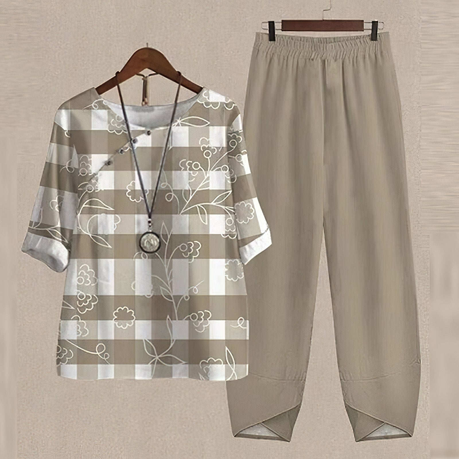 womens-woven-two-piece-set-with-printed-top-and-pull-on-pants-2